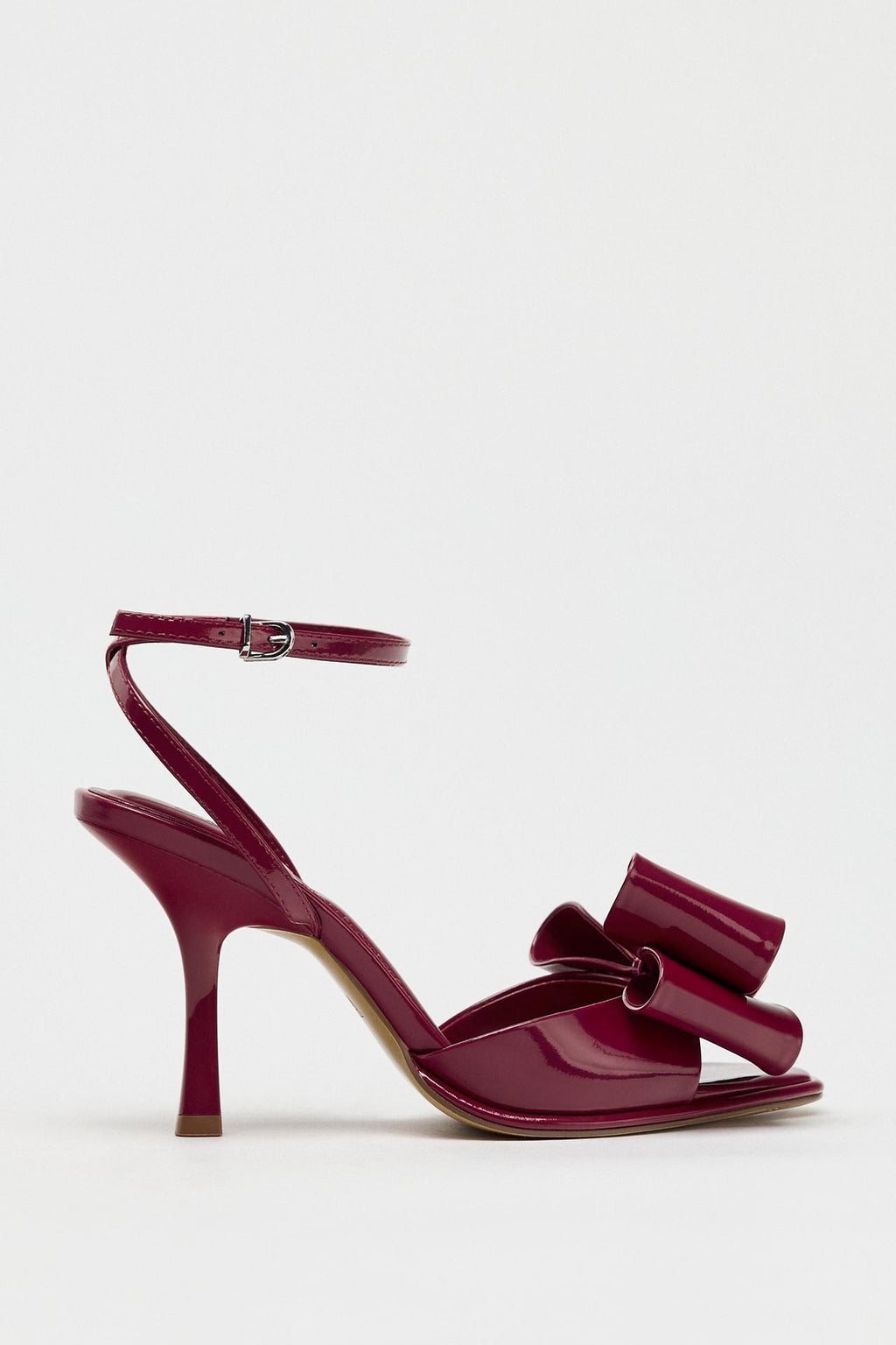 BURGUNDY PATENT BOW HEELS