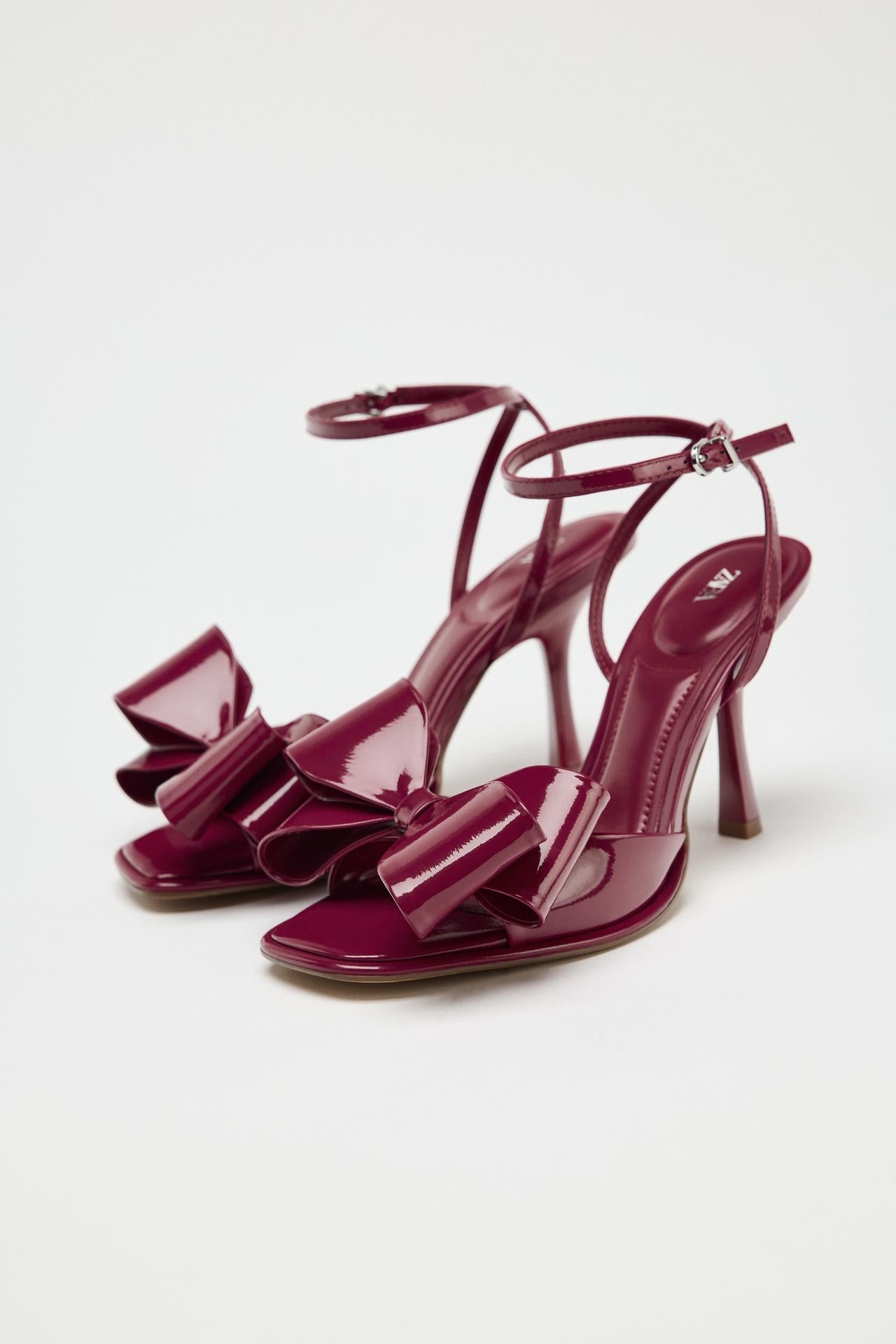 BURGUNDY PATENT BOW HEELS