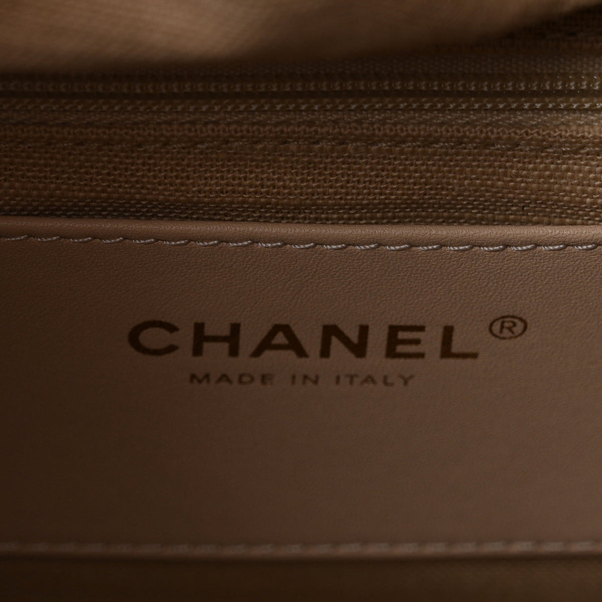 Top Handle Long Vanity Case with Chain