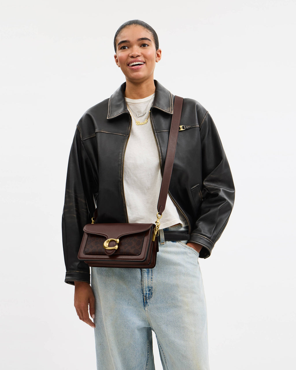 Tabby Shoulder Bag 26 Signature canvas