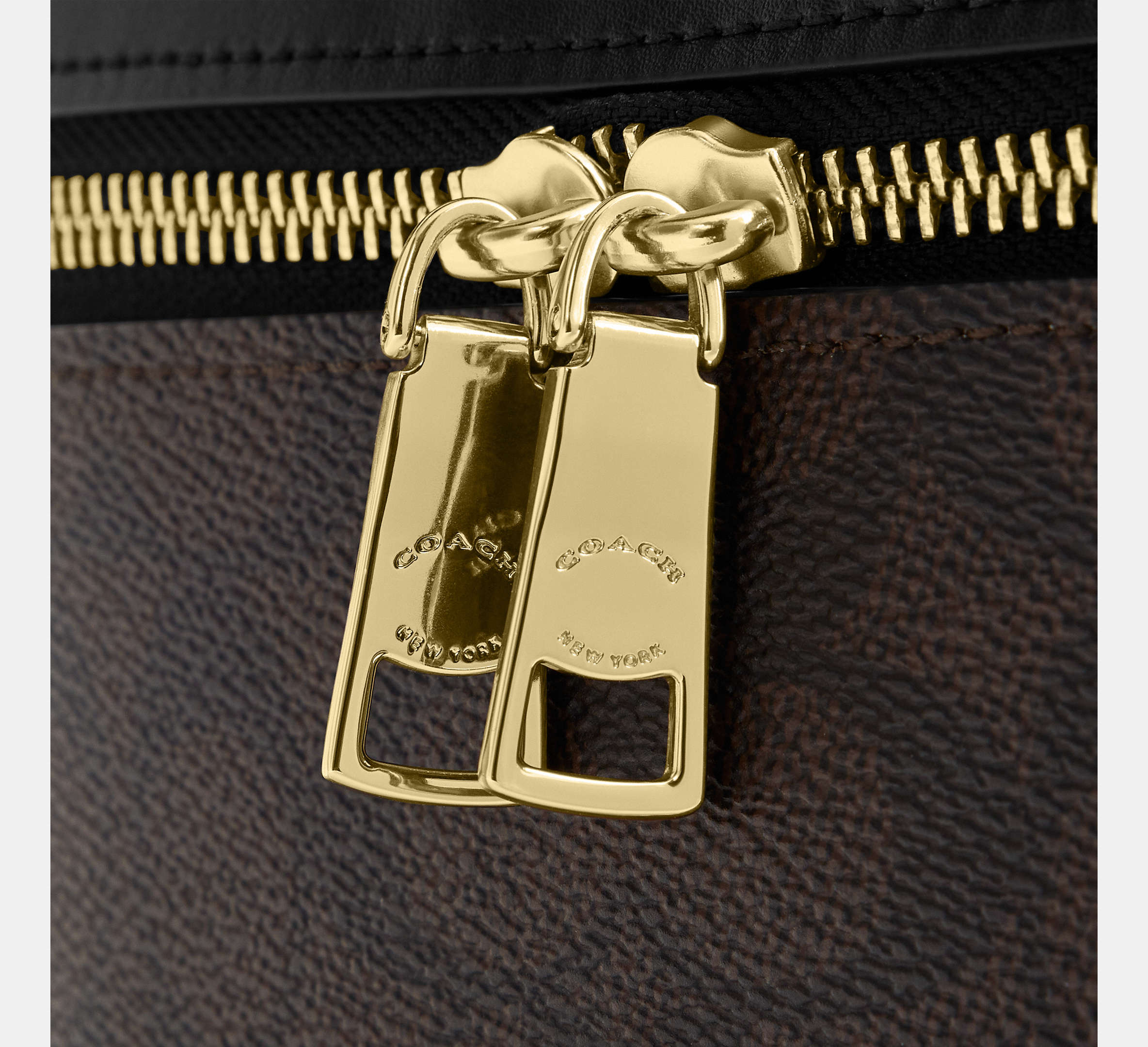 Rainer Crossbody Bag 18 in Exclusive Canvas