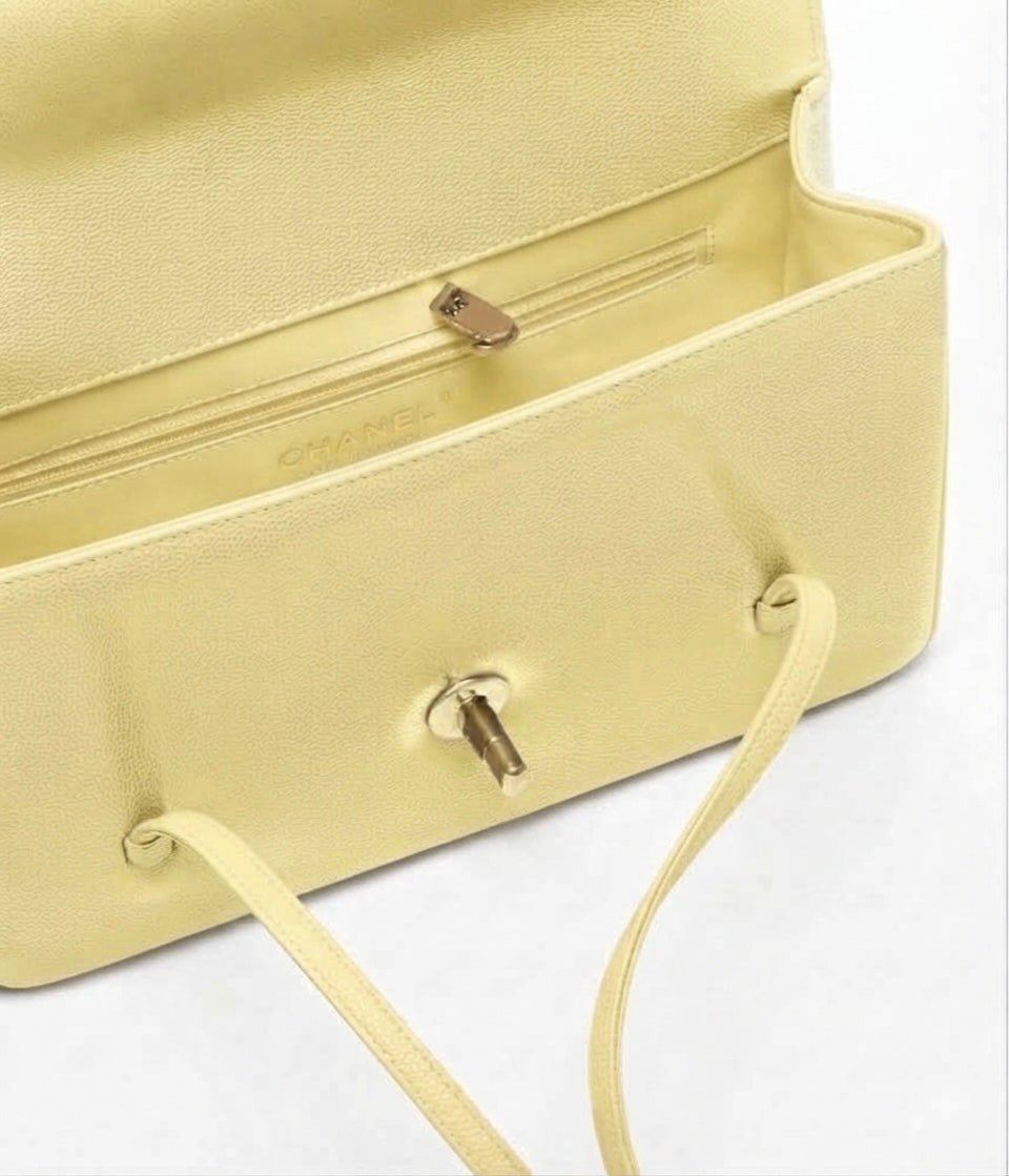 Small flap bag, grained shinny coco