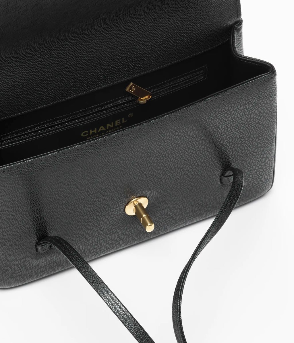 Small flap bag, grained shinny coco