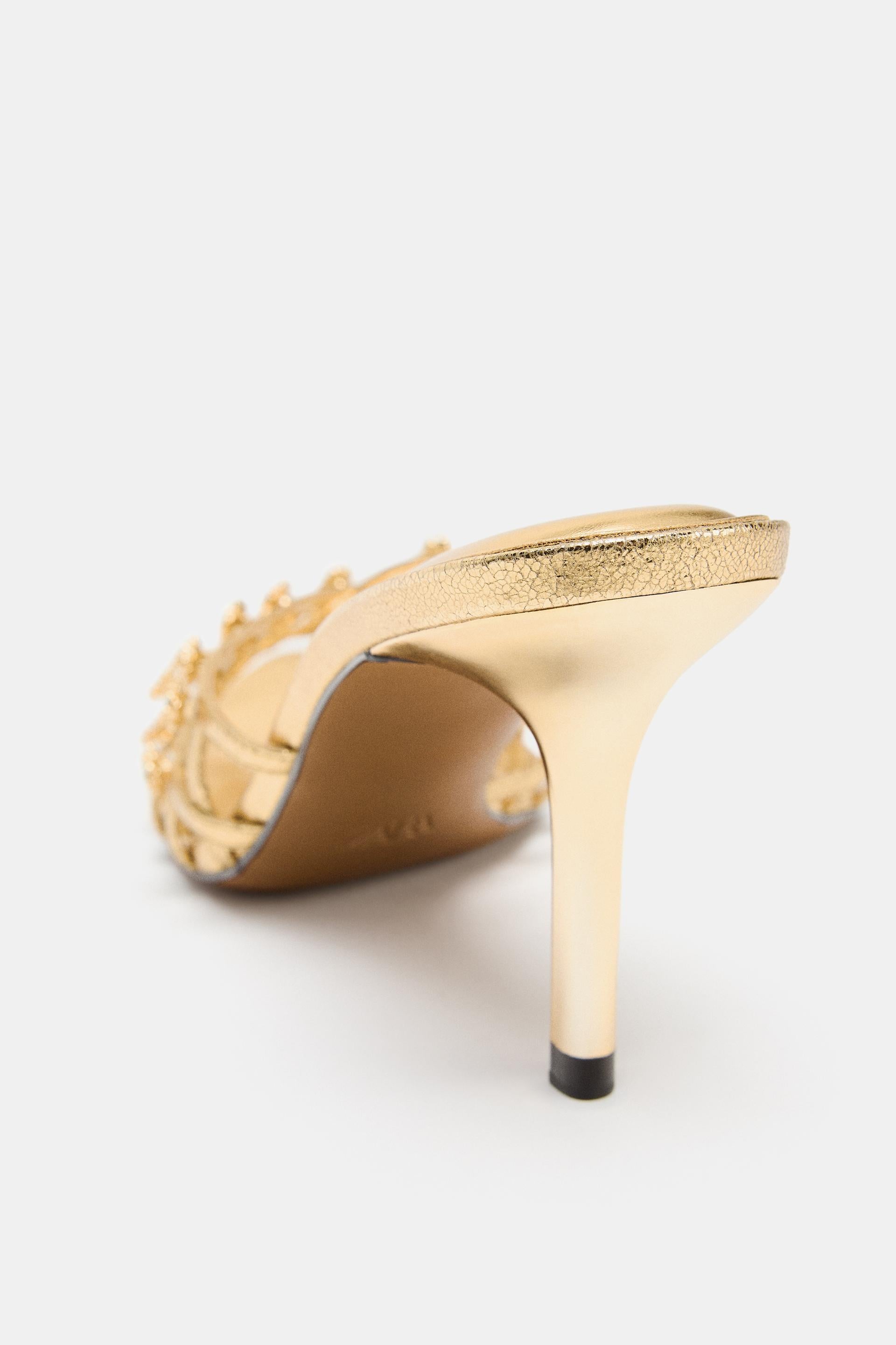 SHINNY HEELED SANDALS