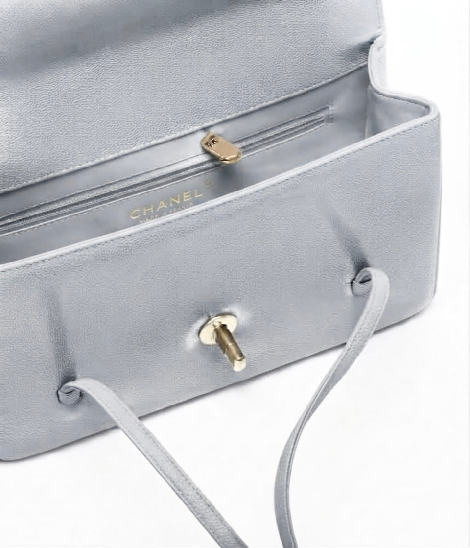 Small flap bag, grained shinny coco
