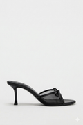 NET SANDALS WITH BOW