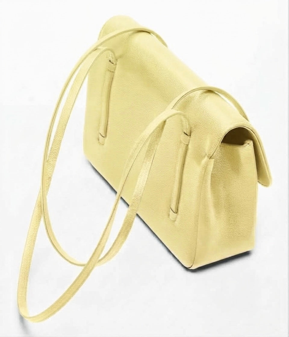 Small flap bag, grained shinny coco