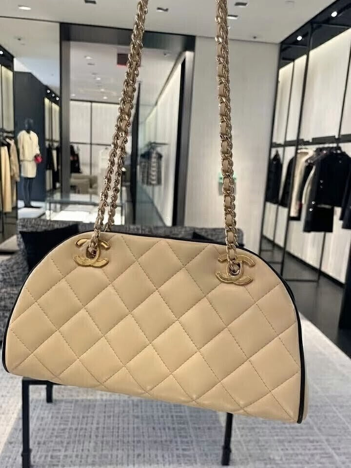 Clutch with chain