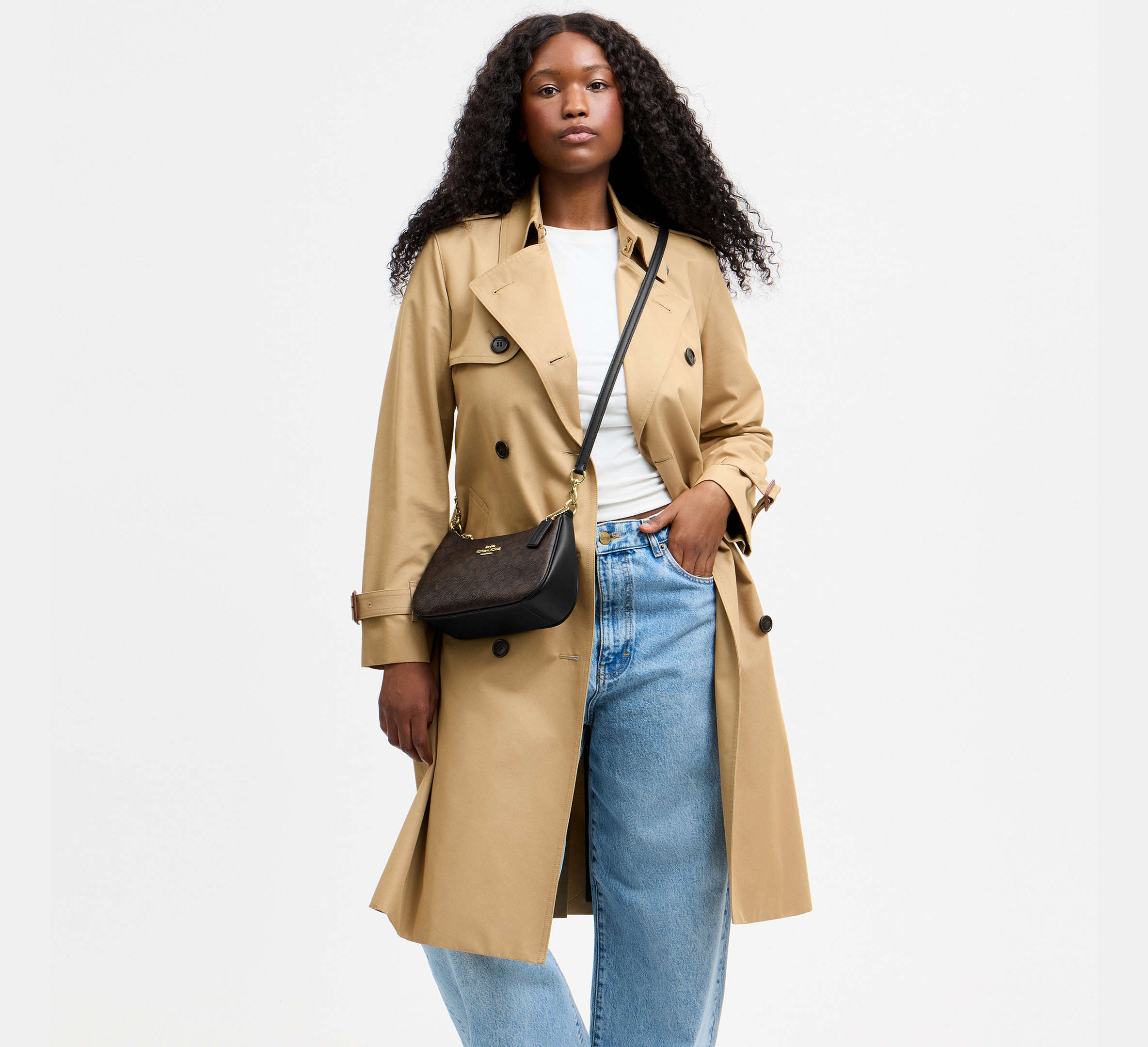 Teri Shoulder Bag In Signature Canvas