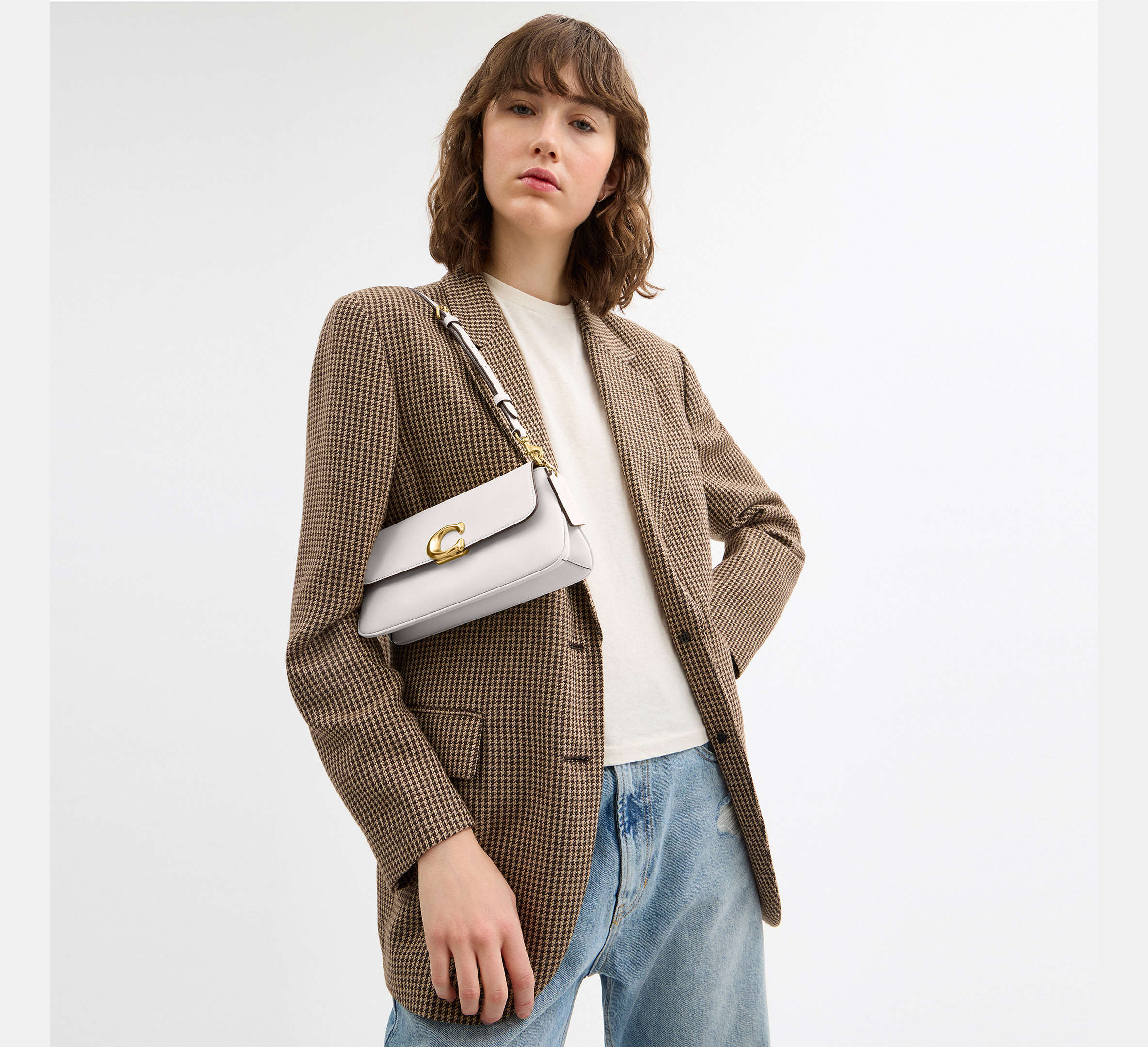 Jet shoulder bag