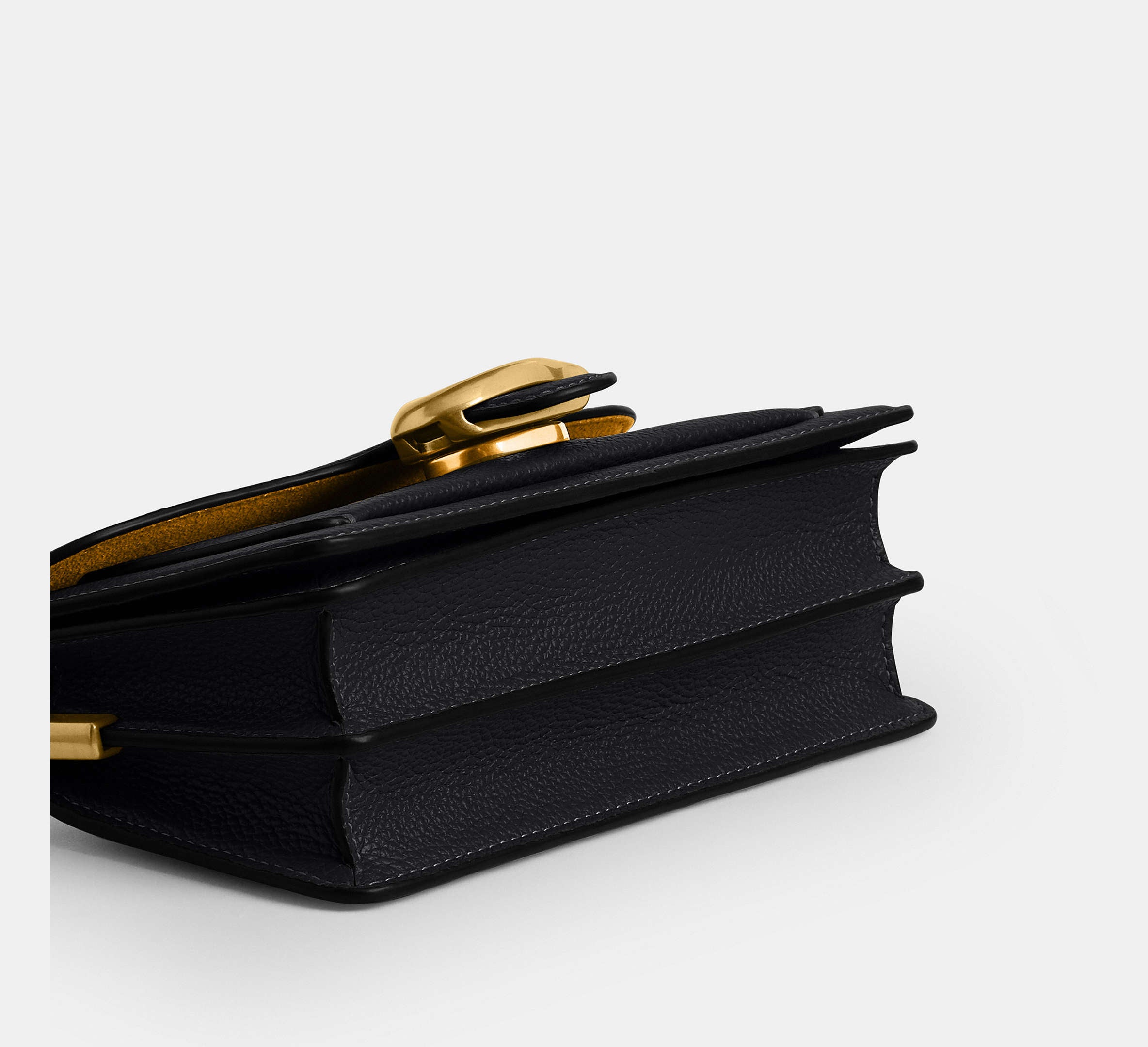 Tabby Shoulder Bag 20