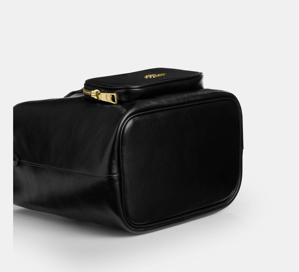 ROWAN BUCKET BAG WITH POCKET