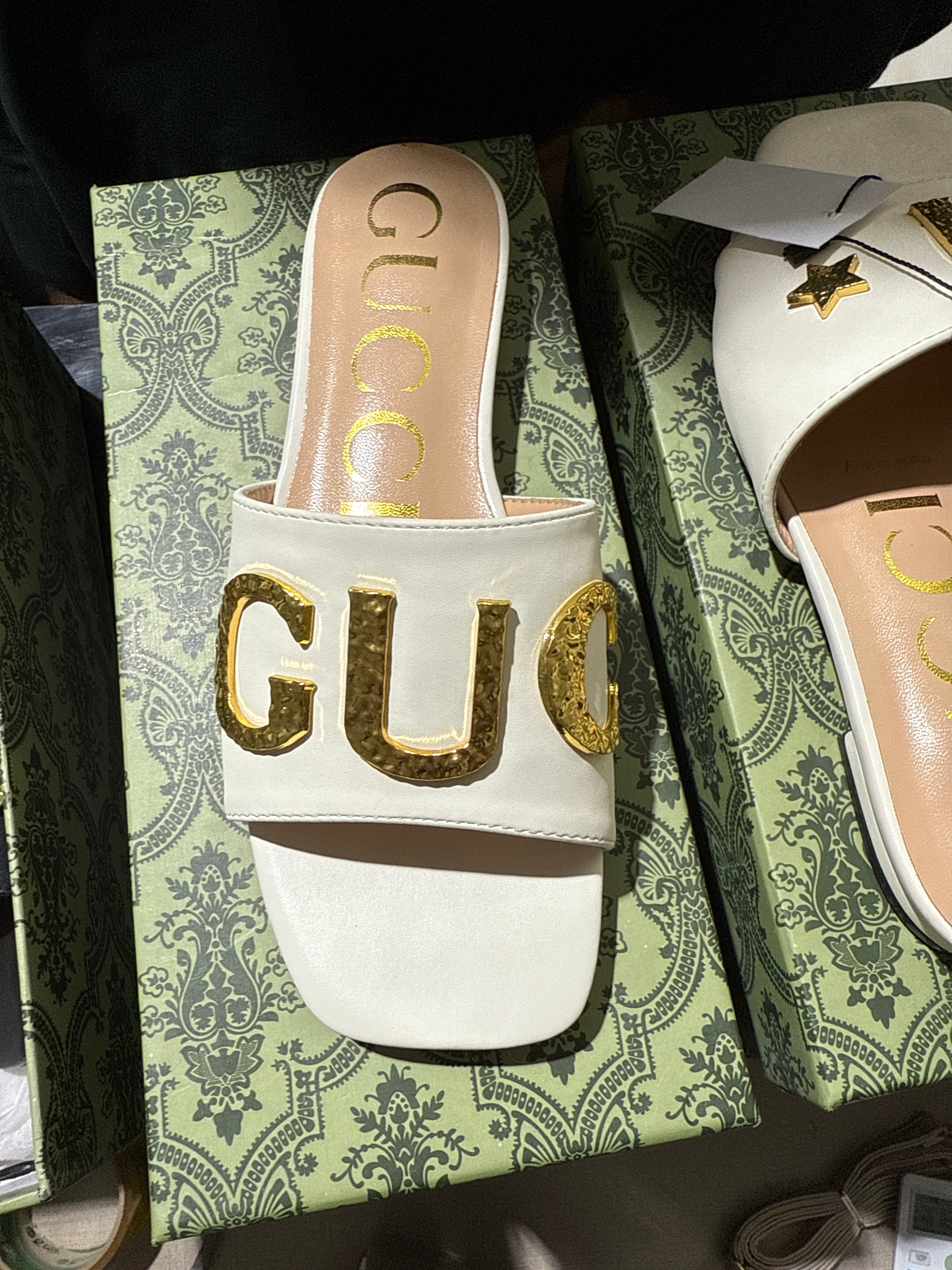 Gucci cara slides white