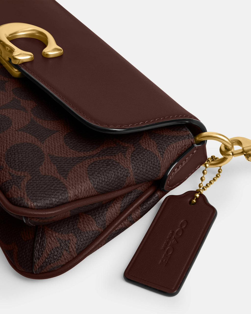 Jet Shoulder Bag In Signature Canvas
