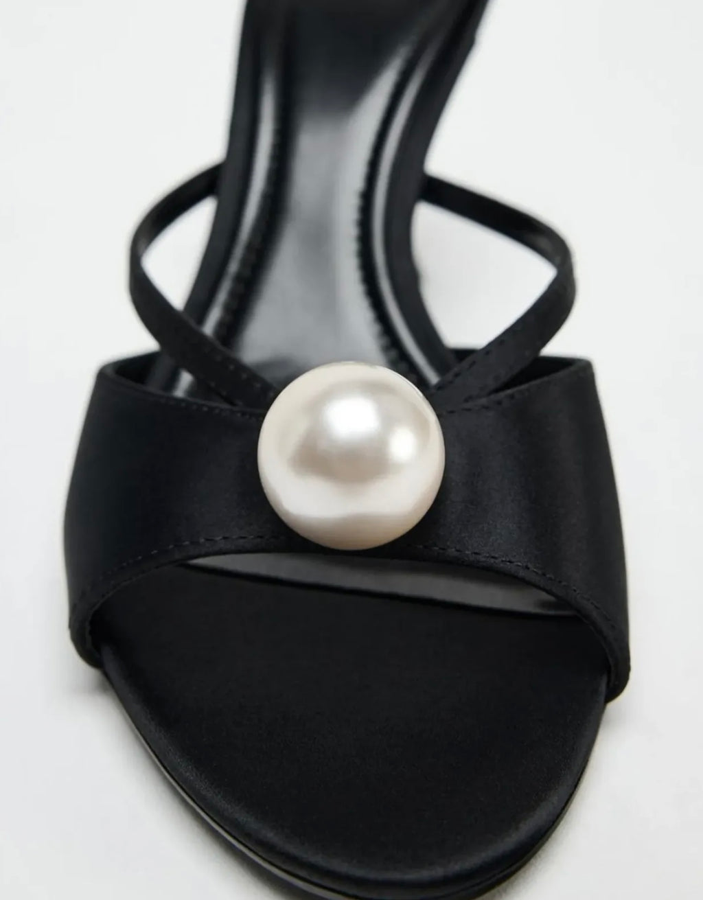 PEARL HEELS SANDLAS