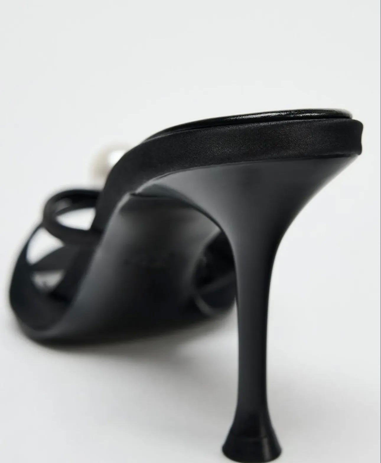PEARL HEELS SANDLAS