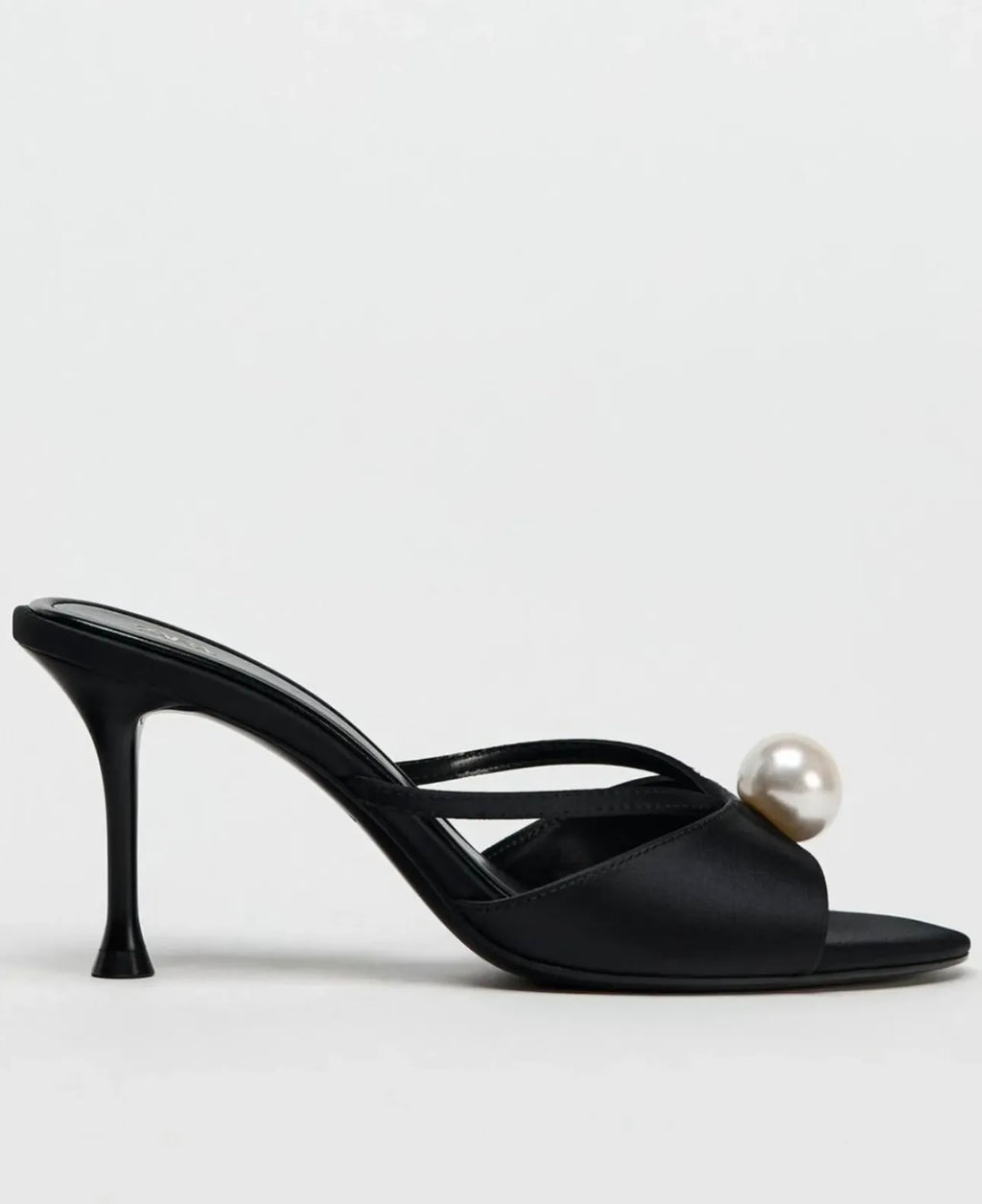 PEARL HEELS SANDLAS