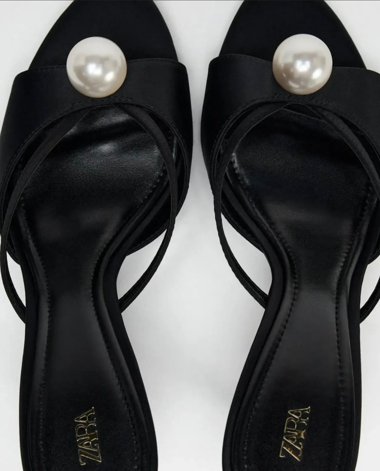 PEARL HEELS SANDLAS