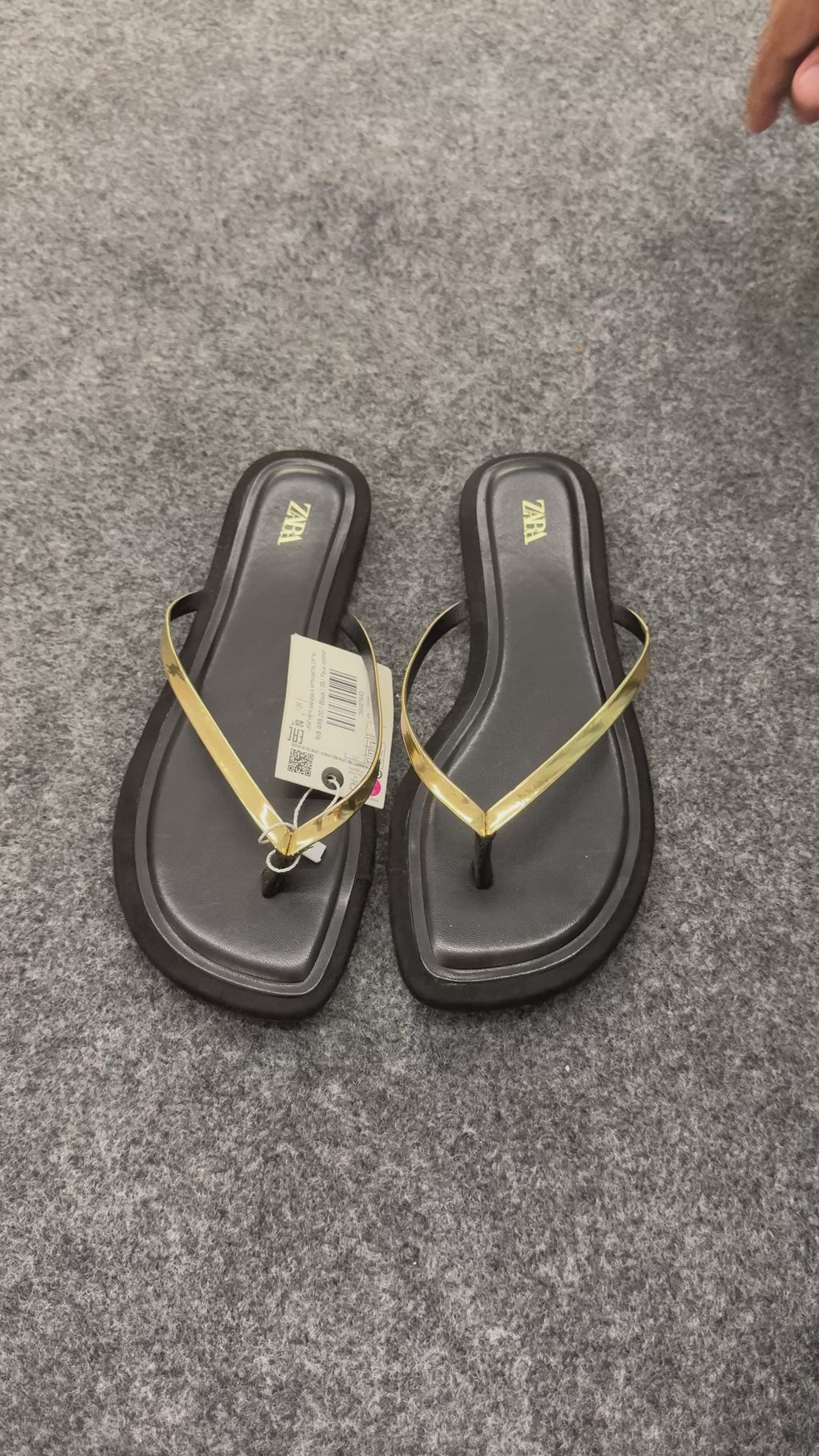 SANDALS WITH METAL DETAIL