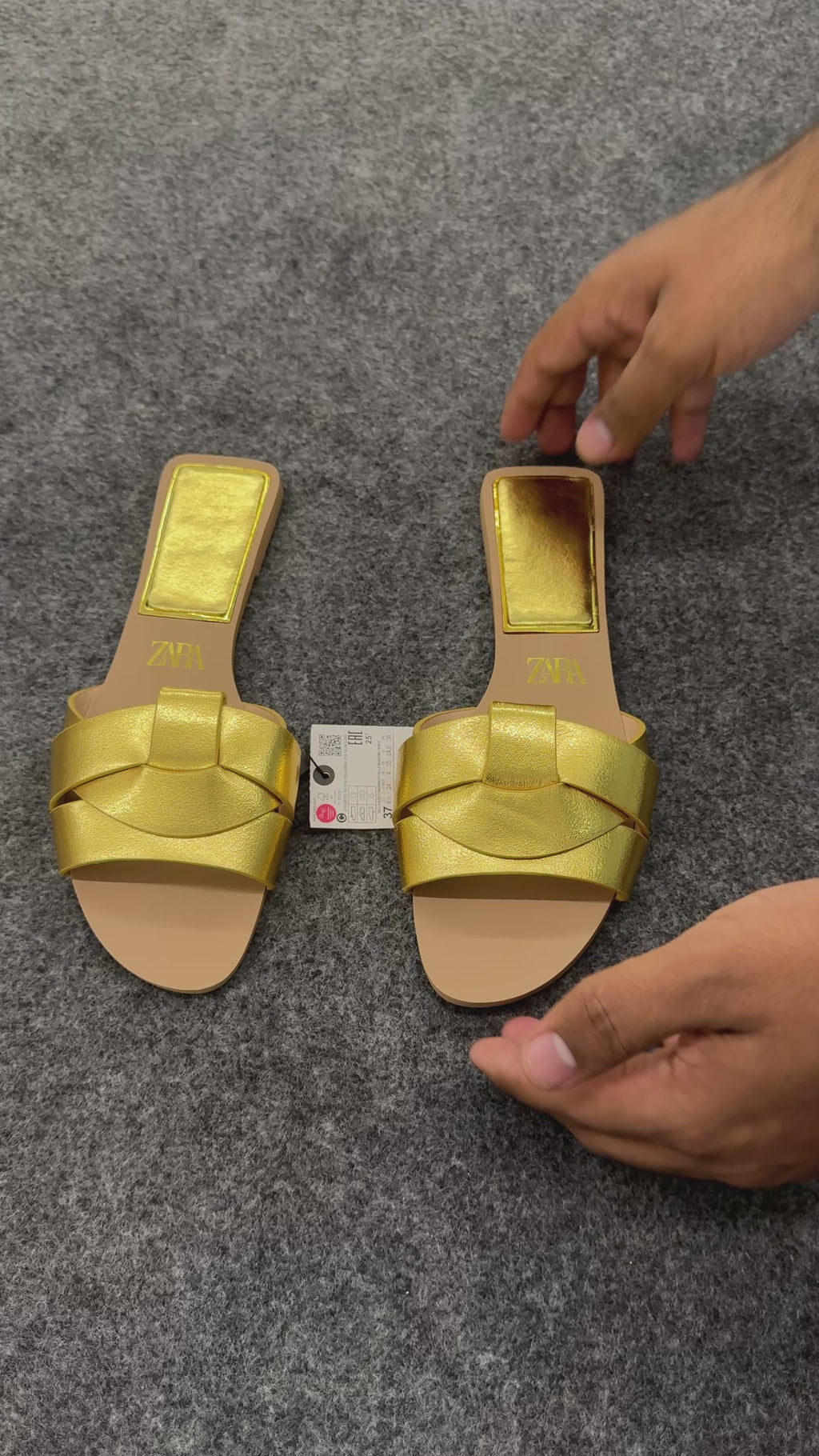 FLAT CROSSED LEATHER SANDALS