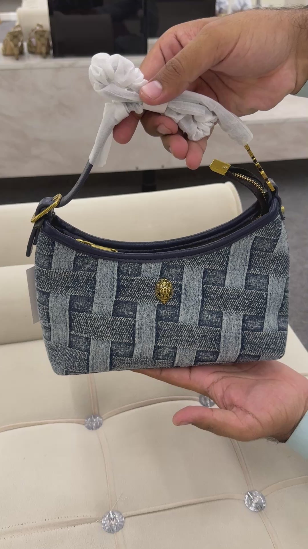 KURT SLING BAG