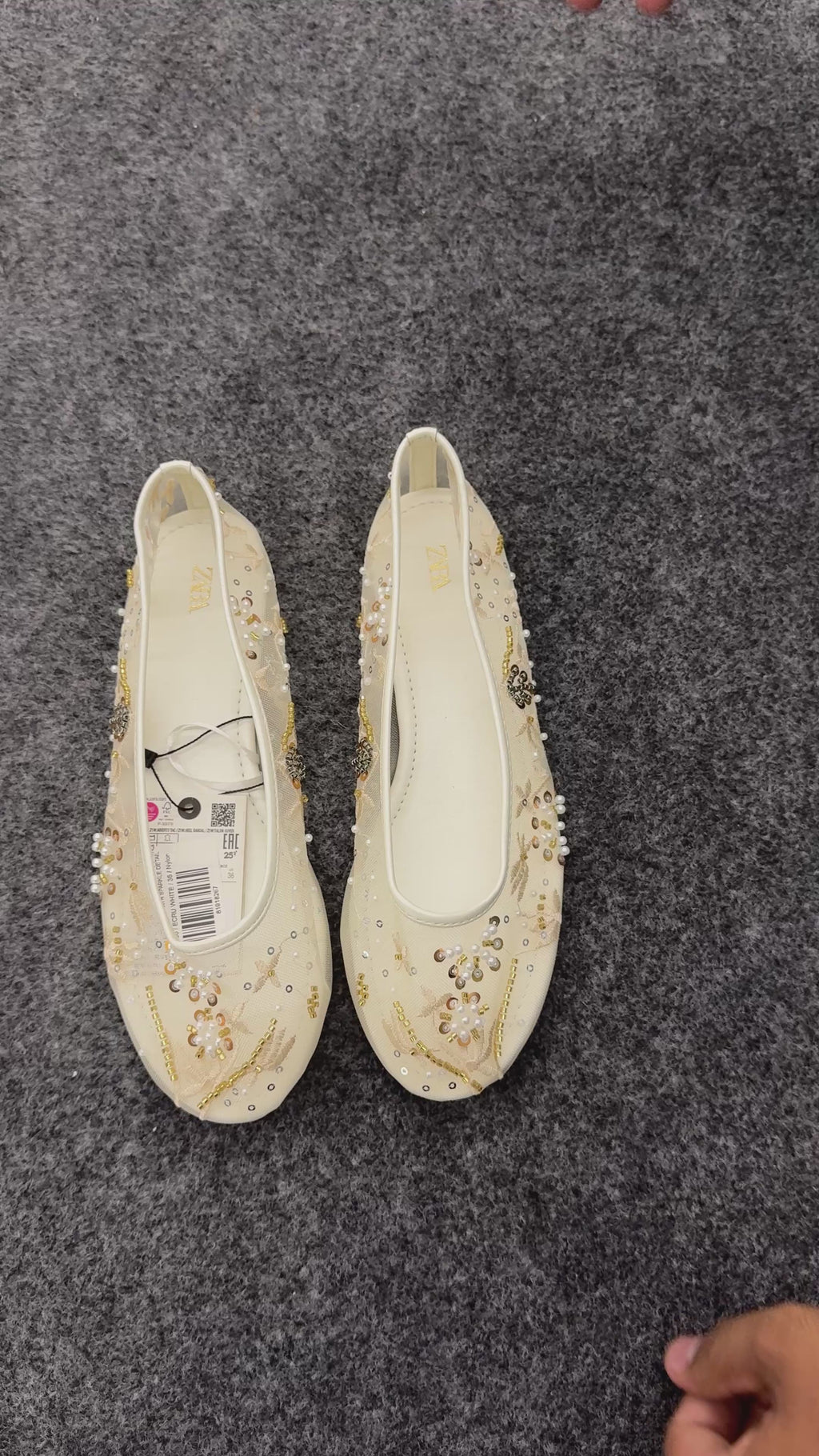 FLAT BALLET SHOES WITH SPARKLE DETAIL