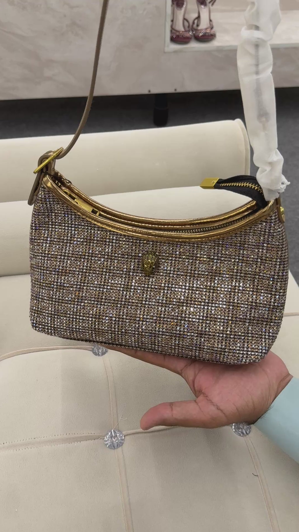 KURT SLING BAG
