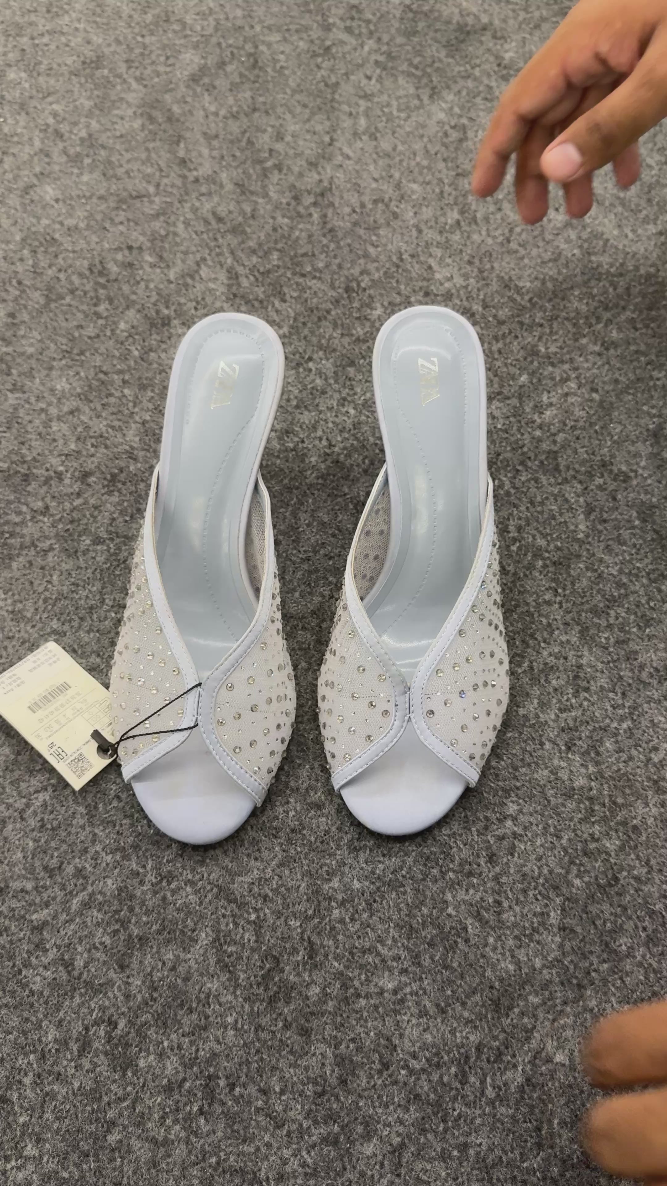 MESH HEEL SANDALS WITH SHINNY DETAIL