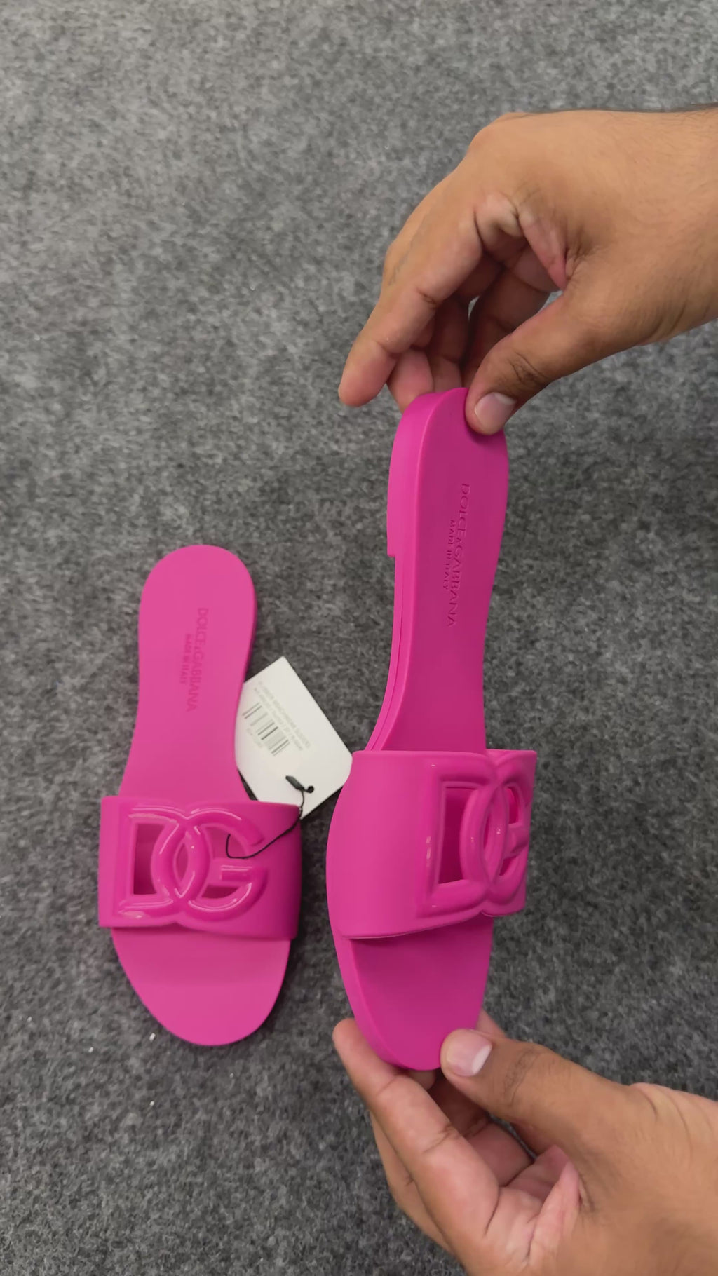 RUBBER BEACHWEAR SLIDERS